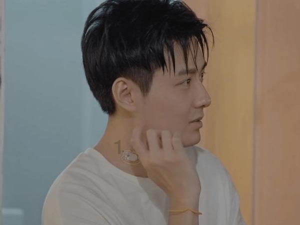 7旬老人被压车底 消防火速救援